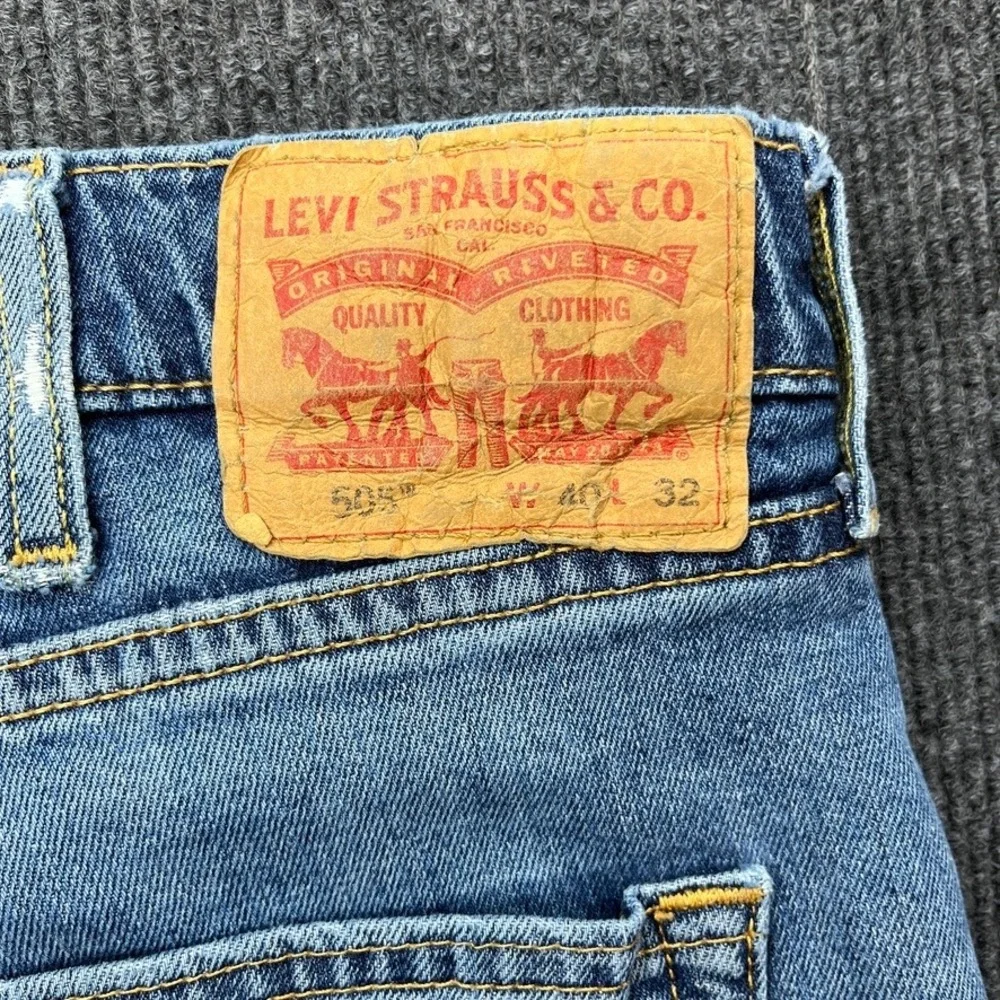 Levi's 505 Regular Fit Straight Leg Jeans Men's 40x31 Medium Wash Blue Denim